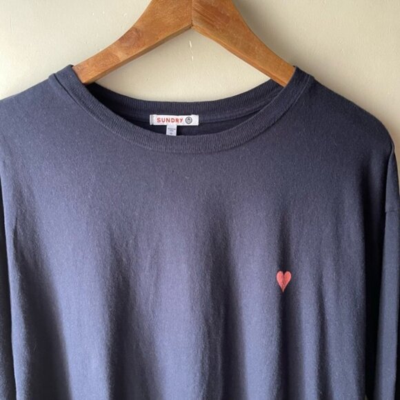 SUNDRY Navy Blue Heart oversized boxy Sweatshirt - Picture 5 of 11